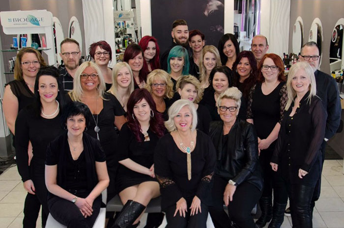 L'équipe du salon de coiffeur Cut In
