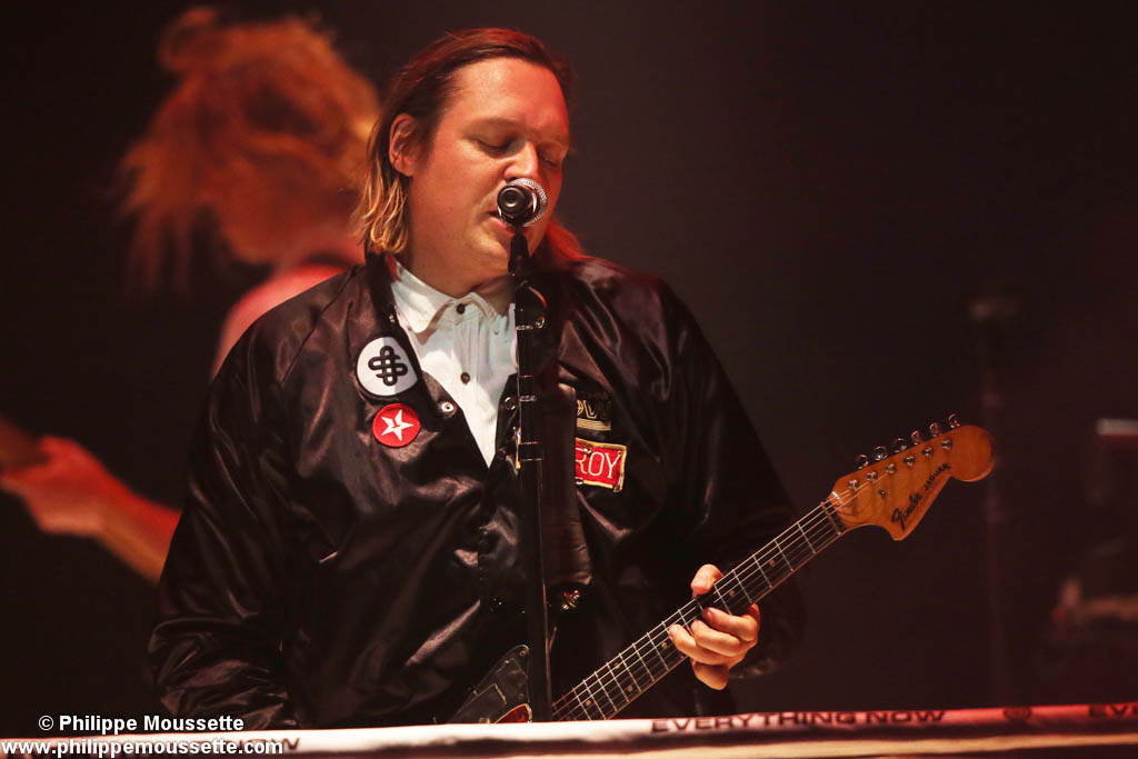 Foule conquise pour Arcade Fire