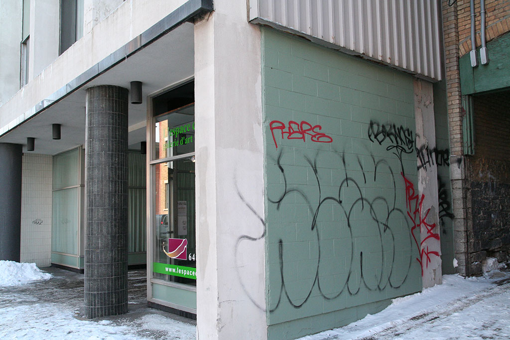 Graffitis sur un commerce