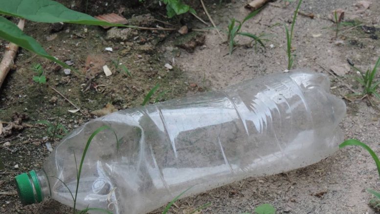 Bouteille de plastique
