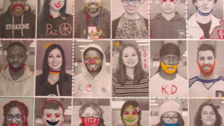 Visages d'élèves souriants