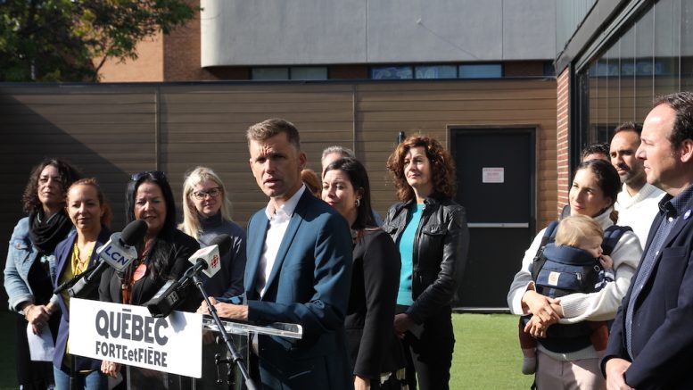 Bruno Marchand et des candidats