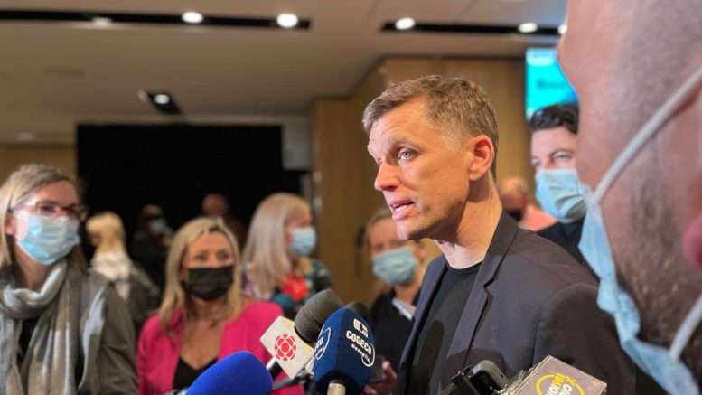 Le maire de Québec, Bruno Marchand, au Centre des congrès de Québec le 26 avril 2022.