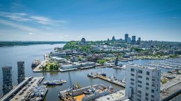 Le Port de Québec, vue aérienne. Un cinquième du territoire du Port de Québec est dédié aux activités récréotouristiques.