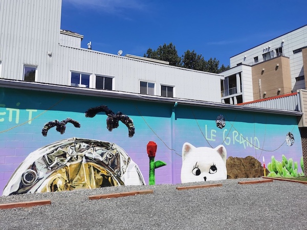 Détails de la murale Derrière le petit, le grand de Pierre&Marie