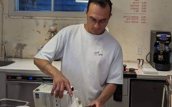 Sami Boudaya, propriétaire du Café Olive, sur l'avenue Cartier.