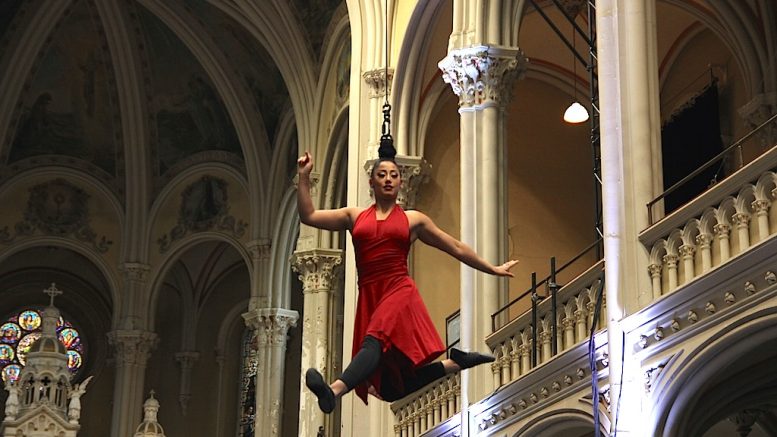 Grand-Mess', le prochain spectacle de Machine de Cirque, se tiendra à l'église Saint-Charles-de-Limoilou