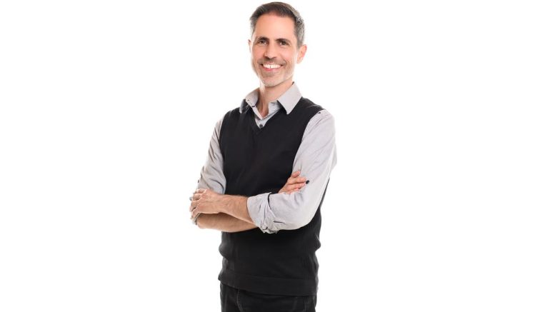 L'auteur du livre Sympathique, Comment communiquer avec les 16 types de personnalité, Stéphane Migneault.