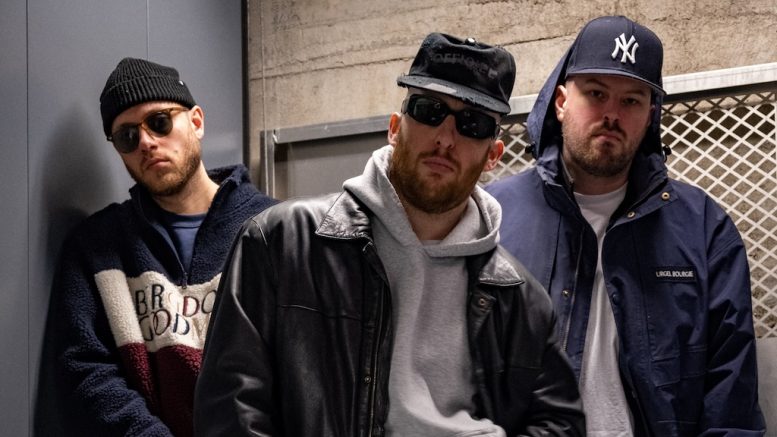 Le trio Loud Lary Ajust, constitué des rappeurs montréalais Loud, Lary Kidd et du producteur Ajust.