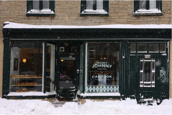 Façade de la boutique dans Saint-Sauveur.