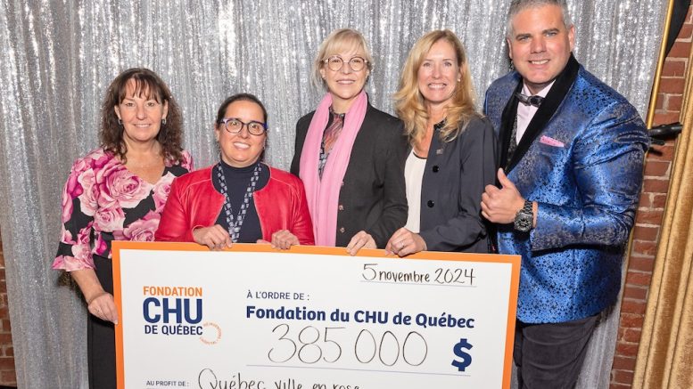 De gauche à droite : Danielle Goulet, présidente-directrice générale adjointe du CHU de Québec-Université Laval, Brigitte Poirier, chirurgienne-oncologue et directrice médicale du Centre des maladies du sein du CHU de Québec-Université Laval, Nathalie Langevin, directrice générale de TVA Québec et directrice générale des ventes du Journal de Québec, représentante de Québecor, partenaire présentateur, Julie Lemieux, présidente et cheffe de la direction de la Fondation du CHU de Québec, et William Trudel, président fondateur et chef de la direction de Trudel Corporation.