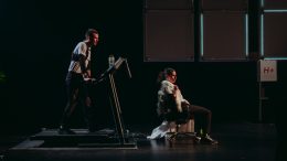 Emile Beauchemin et Maureen Roberge, dans H+. (Crédit photo : Stéphane Bourgeois)
