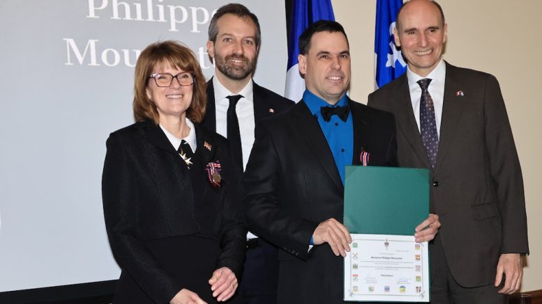 Philippe Moussette a été honoré hier soir pour son implication.