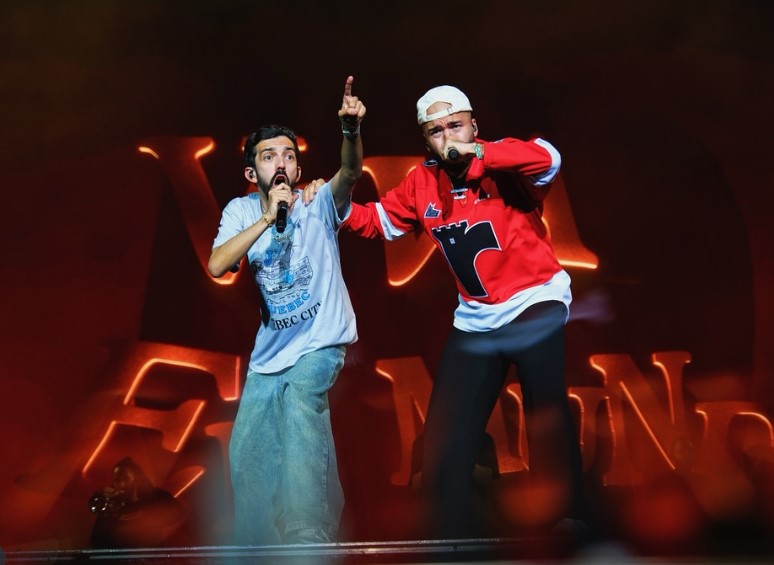 Bigflo et Oli mardi soir sur la scène Bell du Festival d'été de Québec. (Photo: Stéphane Bourgeois)