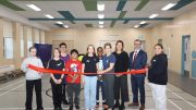 L’inauguration a été faite par la directrice générale par intérim du Centre de services scolaire de la Capitale (CSSC)Mireille Dion et Isabelle Rioux, la directrice de l’école.