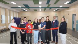 L’inauguration a été faite par la directrice générale par intérim du Centre de services scolaire de la Capitale (CSSC)Mireille Dion et Isabelle Rioux, la directrice de l’école.