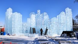 Le Palais de Bonhomme situé à la Place de l'Assemblée Nationale (crédit photo: Philippe Moussette)