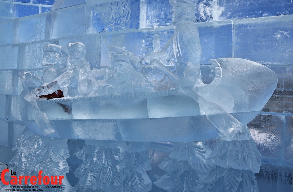 Une sculpture en glace de la légende de la Chasse Galerie (crédit photo: Philippe Moussette)