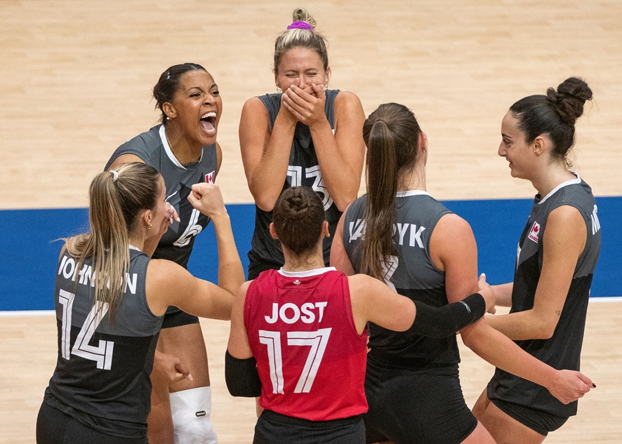 L'équipe canadienne de Volleyball féminin (crédit photo: Volleyball World)