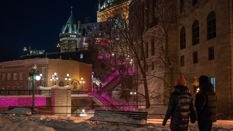 Québec s'illumine! vue sur la porte Prescott