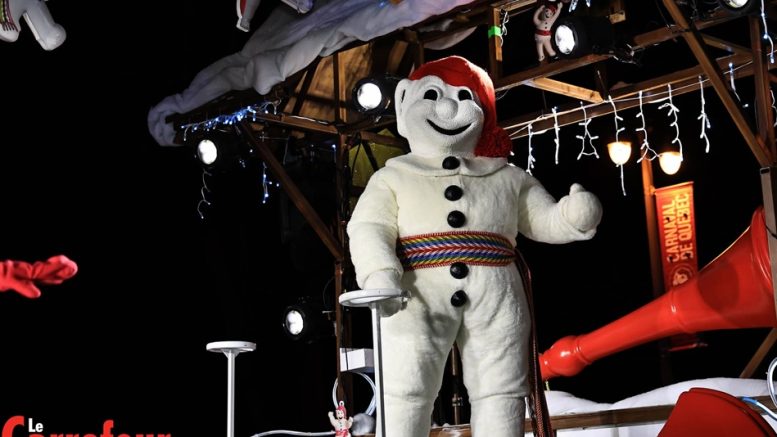 Bonhomme Carnaval au défilé de la Haute-ville (crédit photo: Philippe Moussette)
