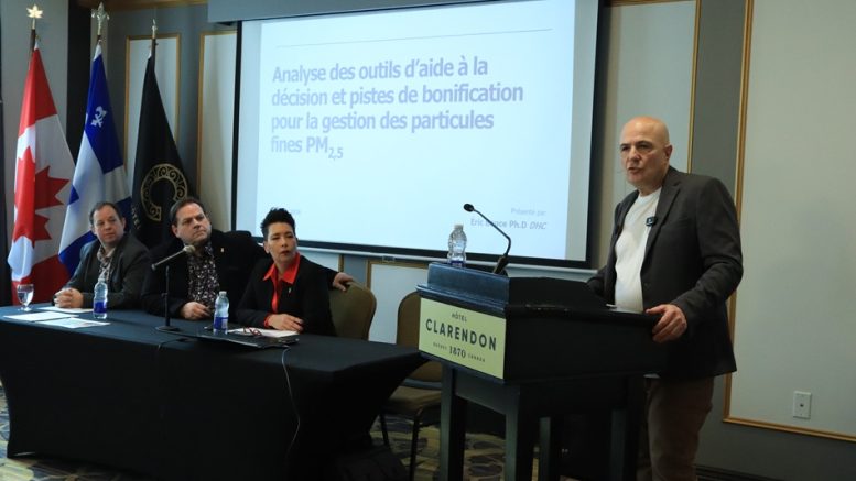 Marc Roussin, Stéphane Lachance et Mélanie Sauvé de Respect citoyens ainsi qu'Éric Bauce (crédit photo: Louis-Alexandre Parent)