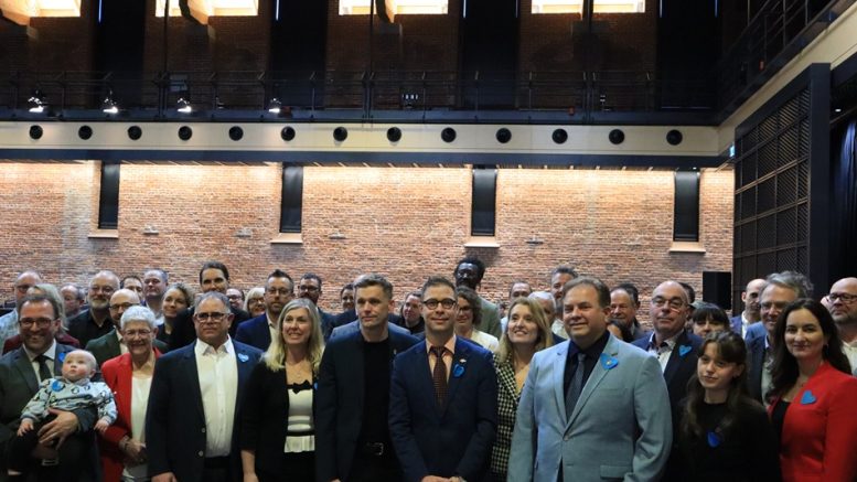 La coalition de maires et mairesses ainsi que plusieurs organismes pour protéger les travailleurs étrangers (crédit photo: Louis-Alexandre Parent)