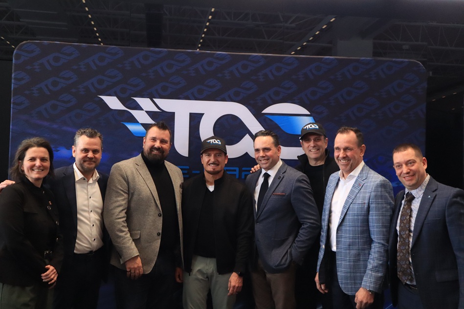 Les investisseurs accompagnés de la conseillère municipale dans l'arrondissement de Beauport, Elisa Verreault et Mathieu Demers, directeur du bureau de comté de Montmorency (Crédit photo: Louis-Alexandre Parent)