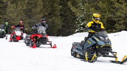 Photo: Page Facebook Fédération des clubs de motoneigistes du Québec - FCMQ