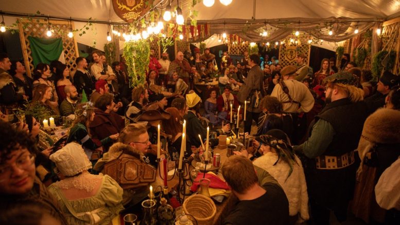 Le Bal Pourpre sera présenté au Port de Québec pour son édition 2026. (crédit photo: Duché de Bicolline)