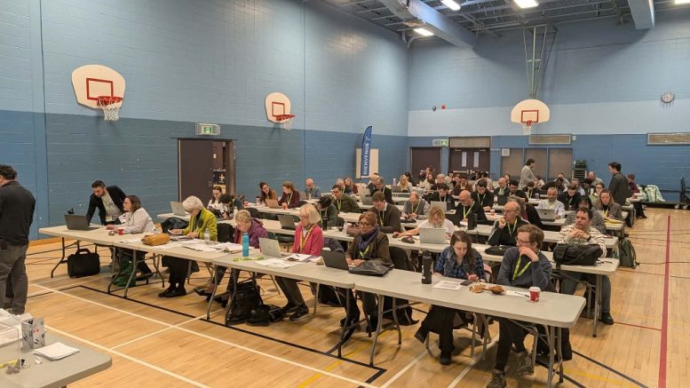 Les juges de l'Expo-science ont remis 5 500 $ en prix aux élèves qui se sont démarqués au cours de la fin de semaine. (Photo : page Facebook de Boîte à science - Technoscience Québec et Chaudières-Appalaches)