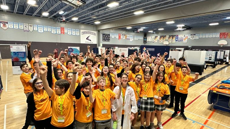 La finale régionale de l'Expo sciences Hydro-Québec a été présentée en fin de semaine dernière au Collège des Compagnons. (Photo : Courtoisie)