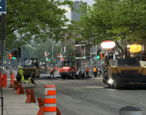 Ces travaux de pavage ont été réalisé de nuit dans le secteur très urbain de la 3e avenue.