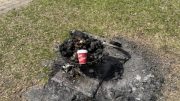 Cette poubelle, située dans le parc de la Rivières Saint-Charles, dans le quartier Saint-Roch, a été victime de vandales