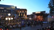 La scène Crave, à la place D'Youville, durant la prestation d'Antoine Corriveau. (Photo: Philippe Moussette)