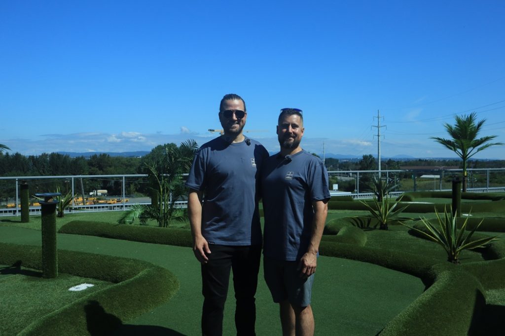 Laurent Paquin et Jean-François Paquin sont derrières l'idée du Complexe Aloha. (Photo: Louis-Alexandre Parent)