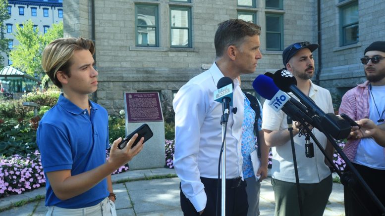 Le maire de Québec, Bruno Marchand, était en point de presse mardi matin pour répondre aux questions des journalistes. (Photo: Louis-Alexandre Parent)