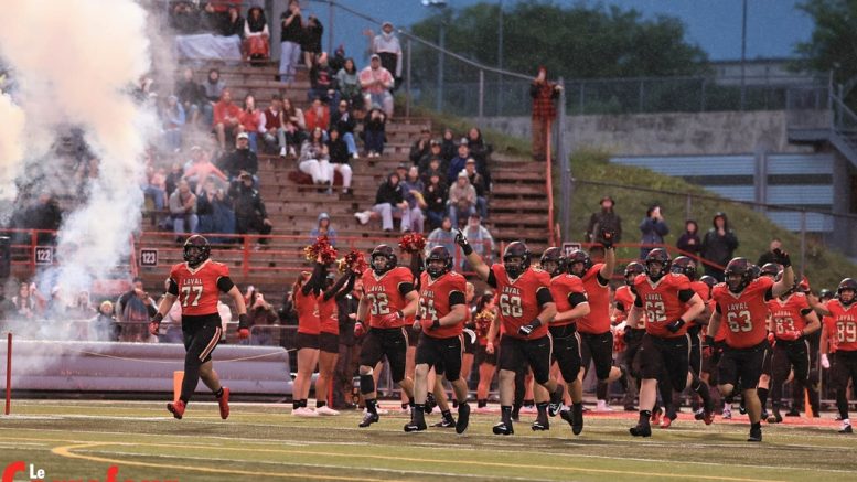 Le Rouge et Or entame leur premier match à domicile contre les Stingers de Concordia. (Photo: Philippe Moussette)