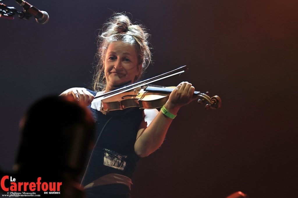 Québec Redneck Bluegrass Project était en spectacle samedi soir au Centre Vidéotron. (Photo: Philippe Moussette)