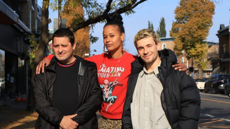 Le comédien Nicolas Pinson, la productrice et chanteuse Marieme Ndiaye et le comédien Tom-Éliot Girard étaient de passage à Québec pour présenter Bonne nuit Chuck, la suite de Bon matin Chuck. (Photo: Louis-Alexandre Parent)