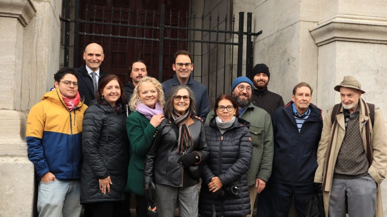 Les artisans du projet de réaménagement de l’église Saint-Jean-Baptiste, lors de l’annonce du financement fédéral. (Photo: Louis-Alexandre Parent)